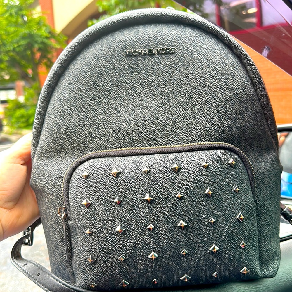 NWOT Large Michael Kors backpack! (It has the matching wallet sold separately)